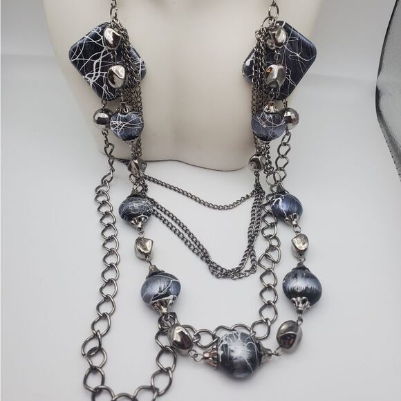 Electric slide thunderstorm nights necklace‎